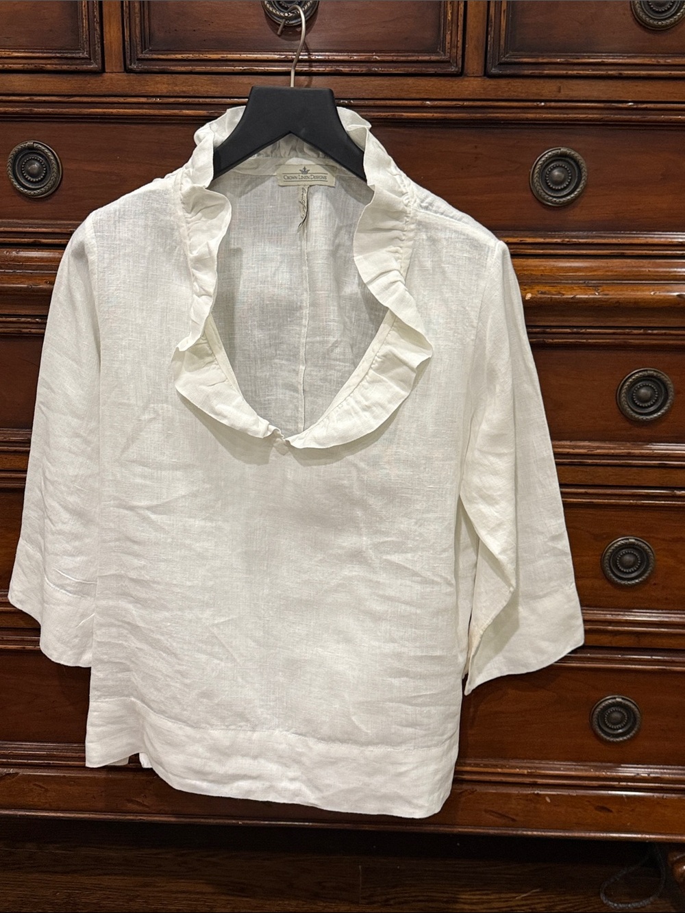 Arte Italica Cream Ruffle V-Neck Linen Blouse